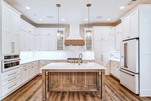 New Home Construction with Elegant  Custom Kitchens | The Regan